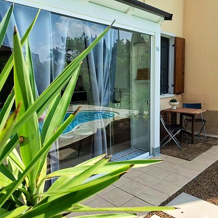 Picnic Room And Pool Castelnuovo del Garda Bagian luar foto