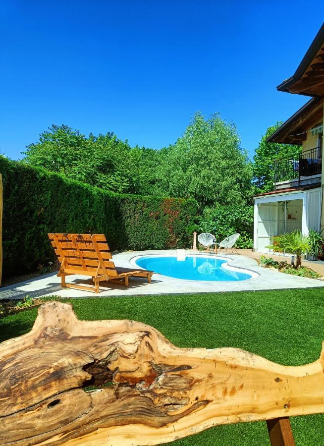 Picnic Room And Pool Castelnuovo del Garda Bagian luar foto