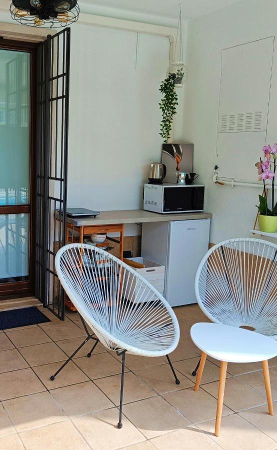Picnic Room And Pool Castelnuovo del Garda Bagian luar foto